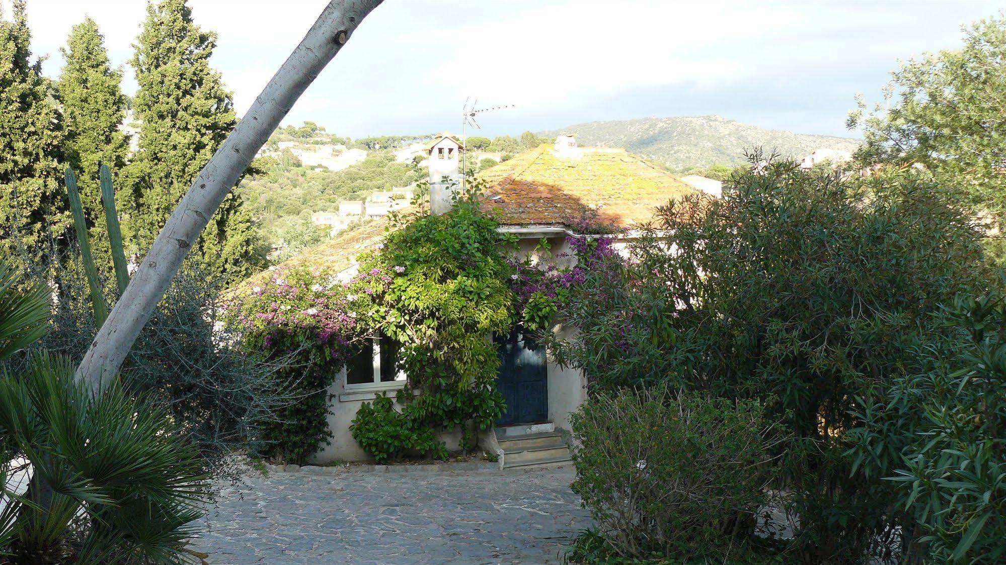 Hotel Paradis Bormes-les-Mimosas Exterior foto