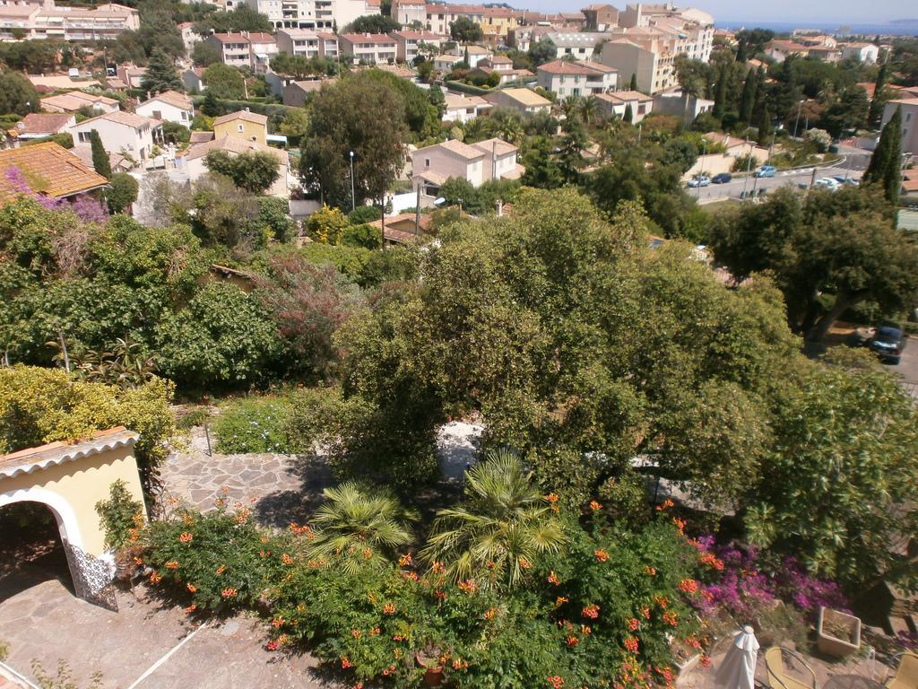 Hotel Paradis Bormes-les-Mimosas Exterior foto